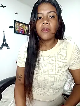 Snapshot of vannesitha25 chatting on 10-10-25, 01:56 vannesitha25 online show from 10-10-25, 01:56