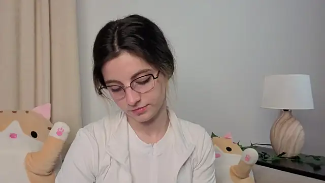 Snapshot of LoriRolfsen chatting on 10-19-25, 07:16 LoriRolfsen online show from 10-19-25, 07:16