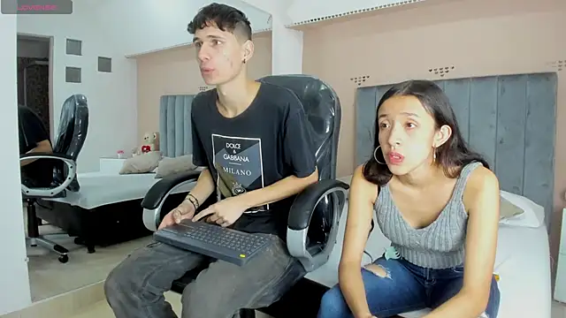 Taylor and exidt online show from 11-05-25, 01:36