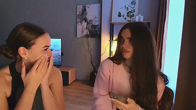 MayaGlow online show from 11-27-25, 05:41