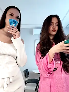 MayaGlow online show from 11-17-25, 05:33