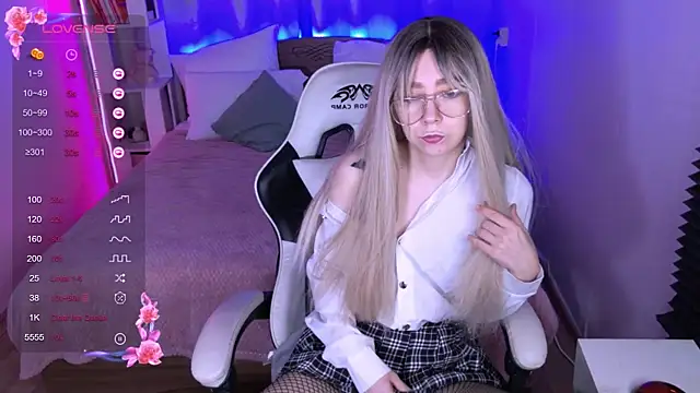 sofiisun online show from 10-28-25, 03:07