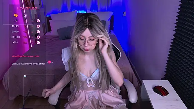 Snapshot of sofiisun chatting on 04-24-26, 03:08 sofiisun online show from 04-24-26, 03:08