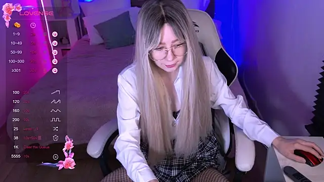 sofiisun online show from 10-30-25, 02:21