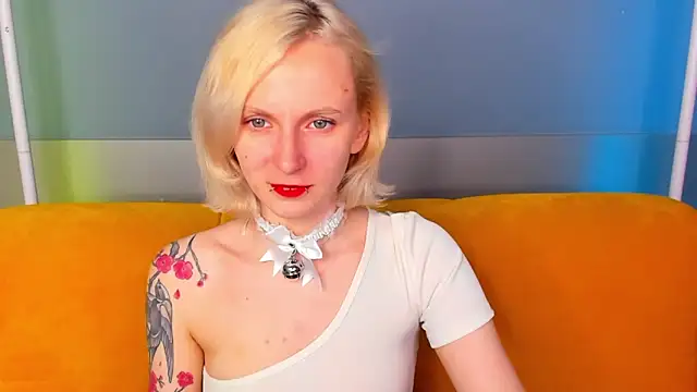 LikiLips online show from 02-05-26, 01:01