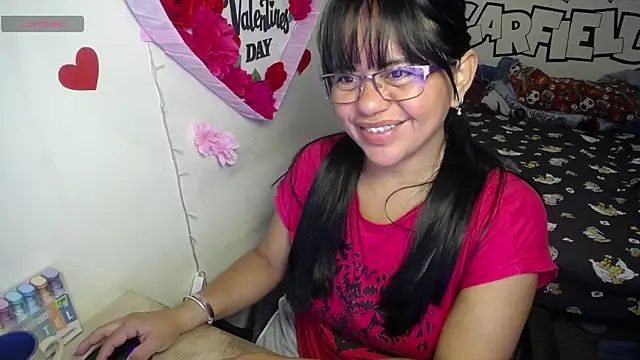Snapshot of Miss__kendra_ chatting on 05-15-26, 11:30 Miss kendra online show from 05-15-26, 11:30