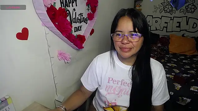 Snapshot of Miss__kendra_ chatting on 05-20-26, 11:40 Miss kendra online show from 05-20-26, 11:40