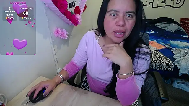 Snapshot of Miss__kendra_ chatting on 04-05-26, 12:34 Miss kendra online show from 04-05-26, 12:34