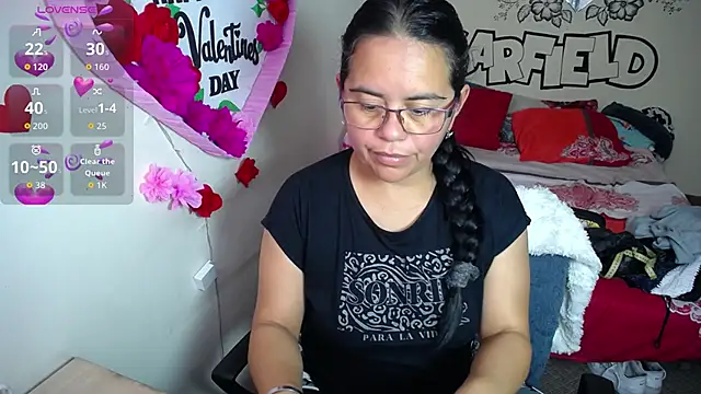 Snapshot of Miss__kendra_ chatting on 02-18-26, 03:19 Miss kendra online show from 02-18-26, 03:19