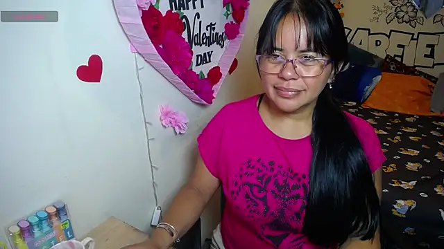 Snapshot of Miss__kendra_ chatting on 05-14-26, 11:40 Miss kendra online show from 05-14-26, 11:40