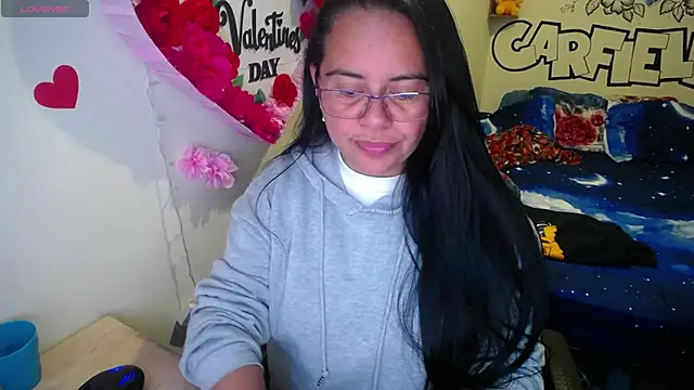 Snapshot of Miss__kendra_ chatting on 04-14-26, 11:15 Miss kendra online show from 04-14-26, 11:15