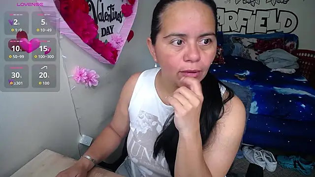 Snapshot of Miss__kendra_ chatting on 03-26-26, 01:31 Miss kendra online show from 03-26-26, 01:31