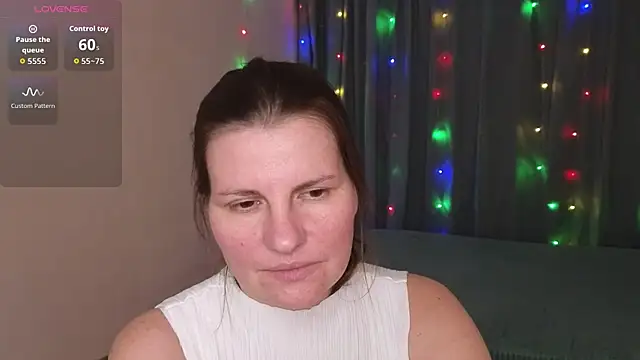 Snapshot of Mirabelle_Velvet chatting on 11-23-25, 05:23 Mirabelle Velvet online show from 11-23-25, 05:23