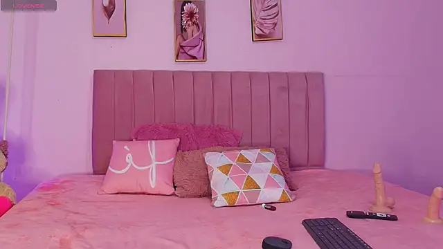 Valentina monroe1 online show from 10-17-25, 03:21