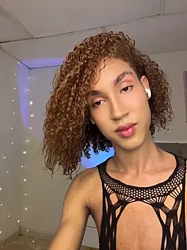 Snapshot of Chloe_Celeste chatting on 05-09-26, 01:20 Chloe Celeste online show from 05-09-26, 01:20