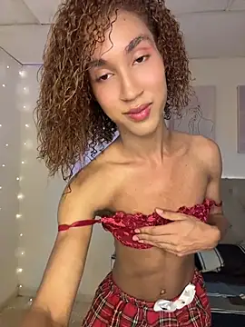Snapshot of Chloe_Celeste chatting on 05-08-26, 01:53 Chloe Celeste online show from 05-08-26, 01:53