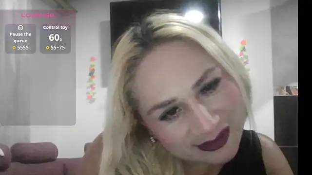 Snapshot of IvanaBliss chatting on 01-18-26, 04:38 IvanaBliss online show from 01-18-26, 04:38