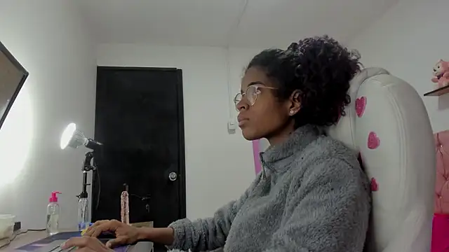 thianahorny online show from 02-09-26, 10:02