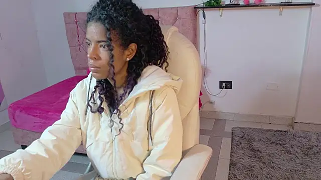 thianahorny online show from 04-04-26, 01:28