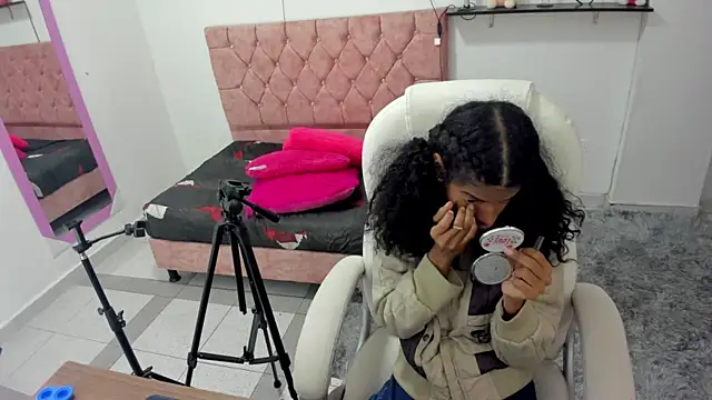 thianahorny online show from 12-19-25, 10:50