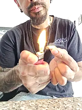 Juicydick420-xxx online show from 03-25-26, 10:19