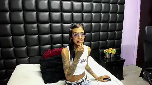 KarlaSlutSkinny   online show from 10-09-25, 02:50
