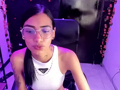 Snapshot of KarlaSlutSkinny__ chatting on 02-17-26, 09:23 KarlaSlutSkinny online show from 02-17-26, 09:23