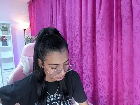 KarlaSlutSkinny   online show from 04-15-26, 07:29