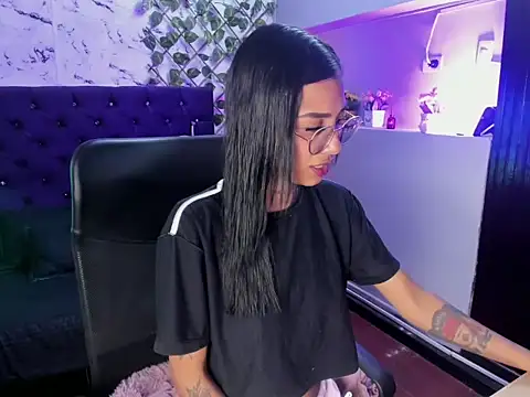 KarlaSlutSkinny   online show from 04-16-26, 09:37