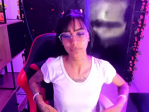 Snapshot of KarlaSlutSkinny__ chatting on 02-27-26, 09:03 KarlaSlutSkinny online show from 02-27-26, 09:03