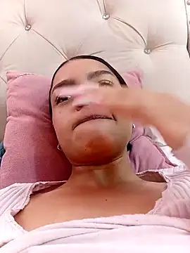 MeganHillss online show from 12-05-25, 05:22