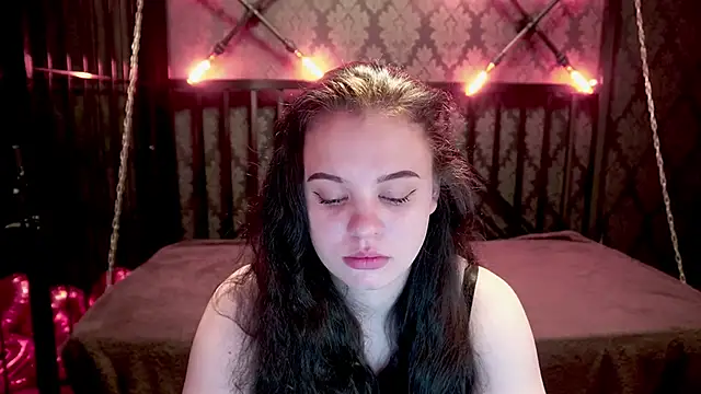 Snapshot of SnowWhiti chatting on 04-25-26, 07:11 SnowWhiti online show from 04-25-26, 07:11