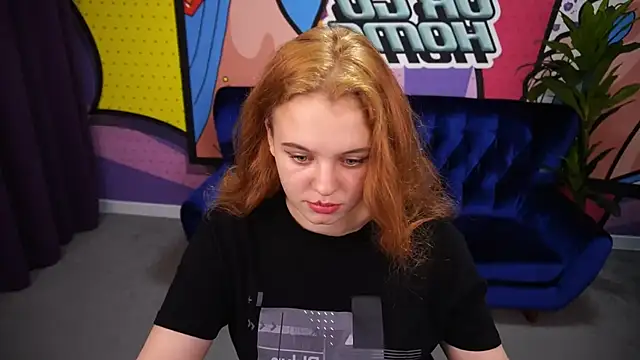 SnowWhiti online show from 10-31-25, 02:35