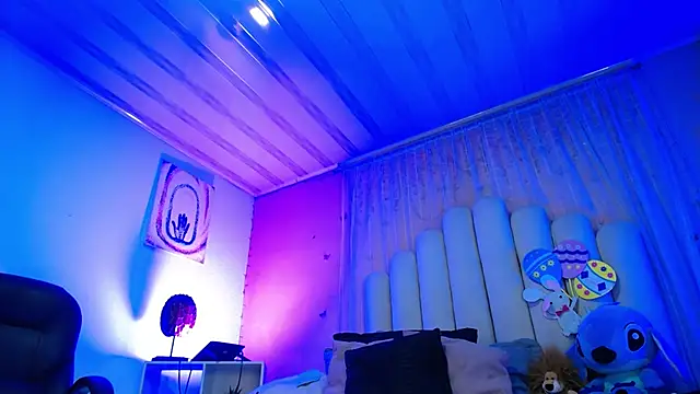 SweetRenata  online show from 03-24-26, 11:21