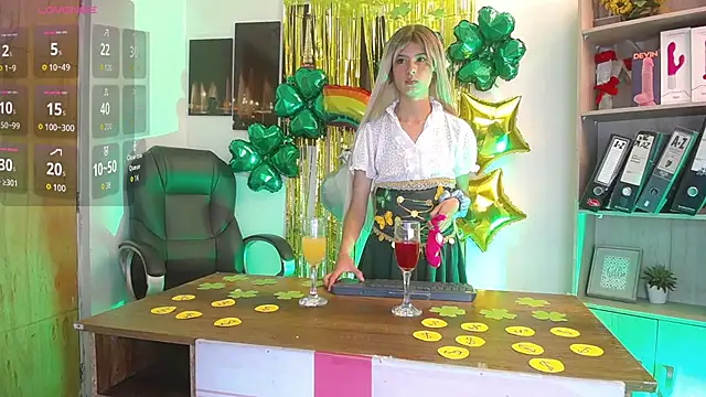 SweetRenata  online show from 03-17-26, 12:19