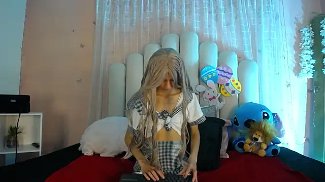 SweetRenata  online show from 03-12-26, 11:47