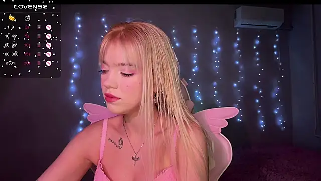 myprettylola online show from 12-05-25, 07:34