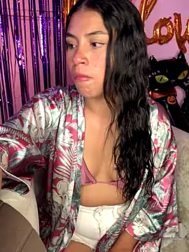 Snapshot of PrettySamaraa chatting on 10-23-25, 01:21 PrettySamaraa online show from 10-23-25, 01:21
