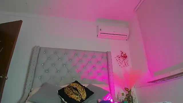 ChocoBunny1 online show from 11-12-25, 12:20