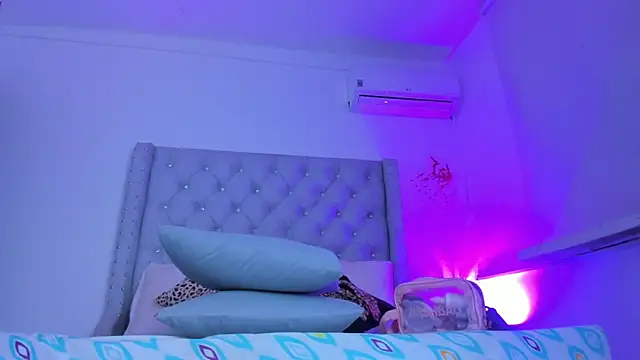 ChocoBunny1 online show from 11-18-25, 04:16