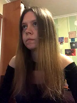 LunaVirelle online show from 10-17-25, 09:16