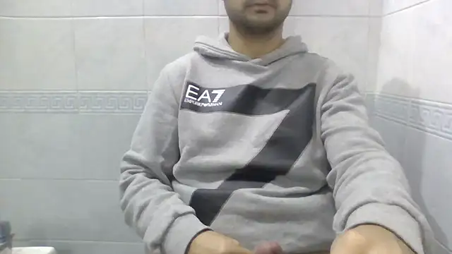 Snapshot of sci69 chatting on 11-14-25, 04:43 sci69 online show from 11-14-25, 04:43