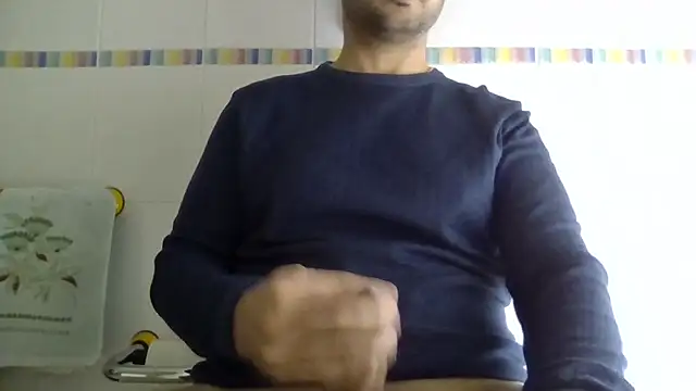 Snapshot of sci69 chatting on 12-17-25, 01:38 sci69 online show from 12-17-25, 01:38