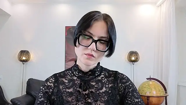 Marie Fitch online show from 05-07-26, 01:54