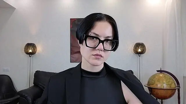 Marie Fitch online show from 05-25-26, 11:25