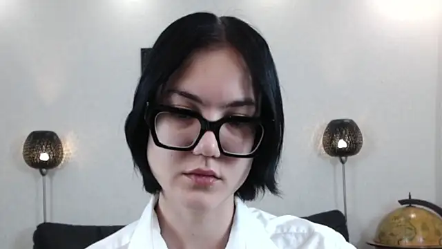 Marie Fitch online show from 11-20-25, 03:51