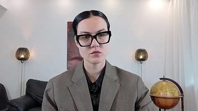 Marie Fitch online show from 05-12-26, 03:58