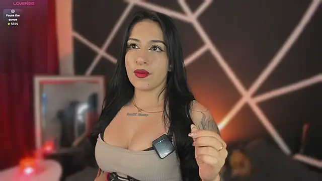 Snapshot of miiaa_stone chatting on 05-26-26, 03:48 miiaa stone online show from 05-26-26, 03:48