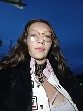 Lucy colee online show from 04-05-26, 11:22