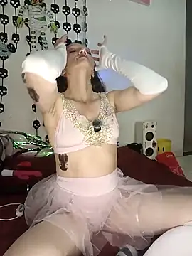 Lucy colee online show from 10-31-25, 05:42